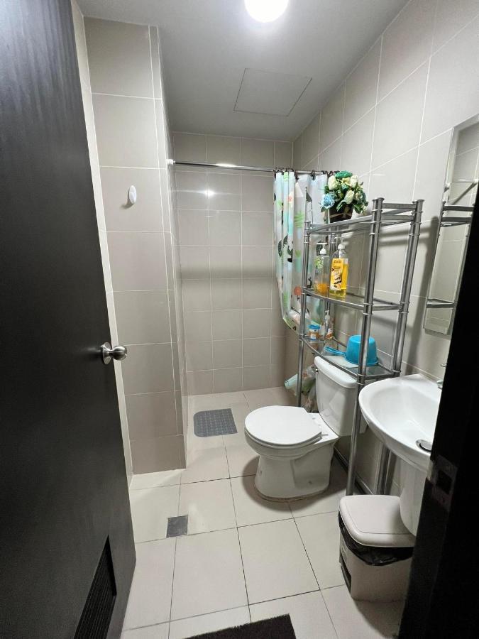 马尼拉Manhattan Heights Towerb In Araneta Cubao 5Mins Walk To Smart Araneta公寓式酒店 外观 照片